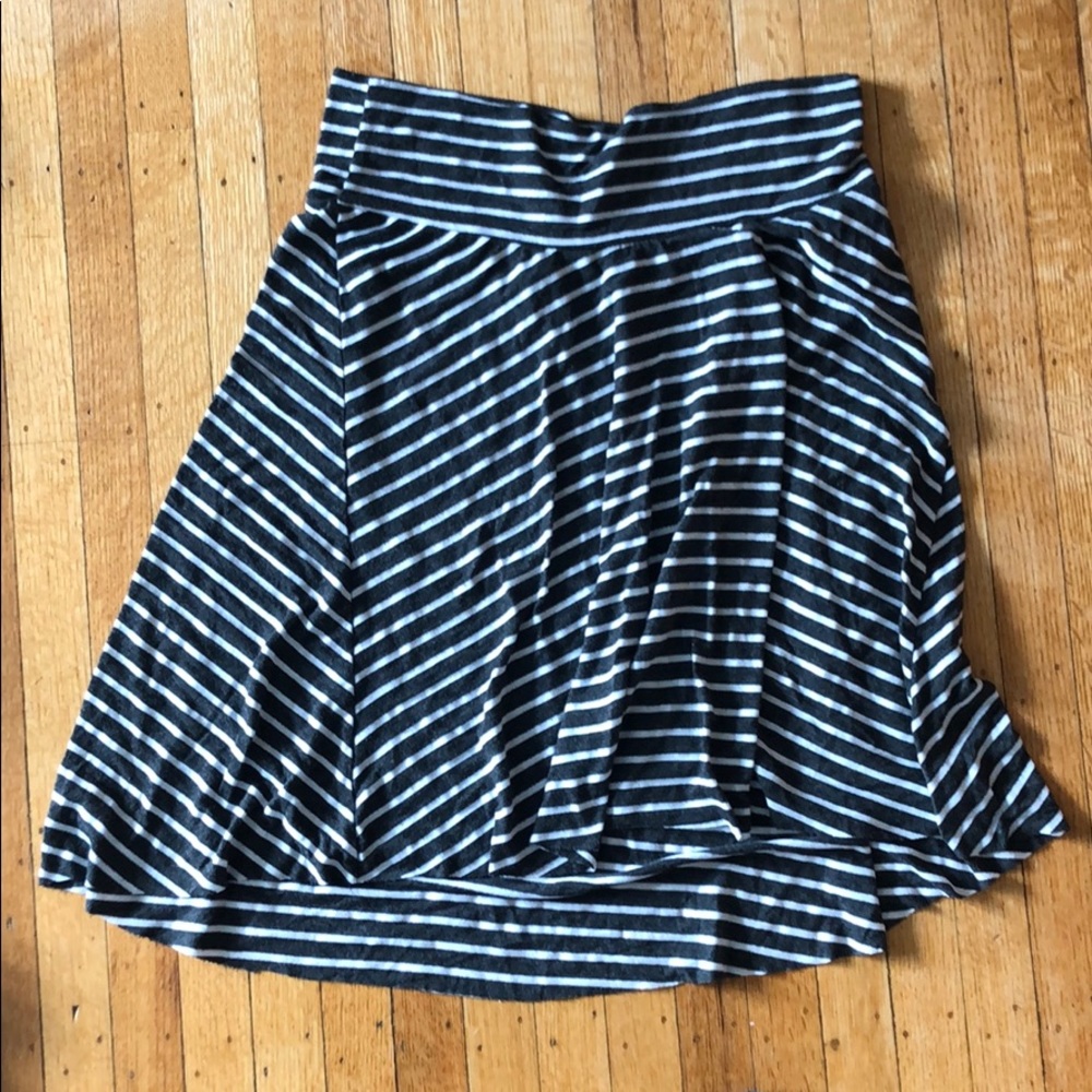 A Pea In the Pod Maternity Skirt